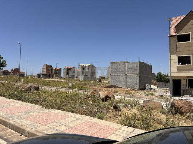 Terrain de 96m à vendre à ifrane - 2