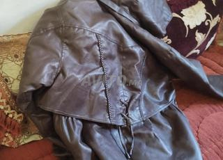 a vendre une jaquette longue pour femme 