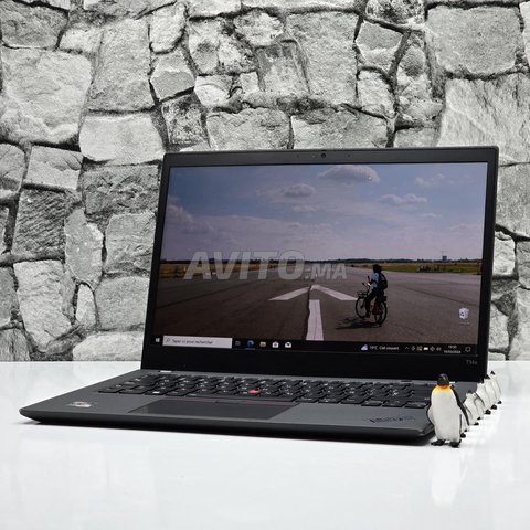 LENOVO Thinkpad T14s Gen3 / Ryzen 5 PRO 6650U