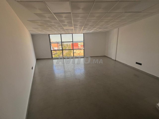 مكتب فارغ للإيجار بالقرب من شارع الحسن الثاني المحمدية