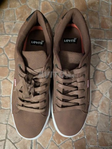 Basquettes Levis pointure 42 