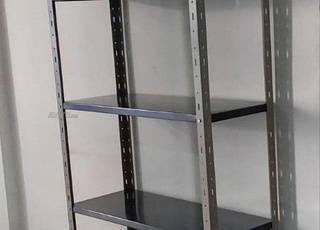 Rayonnage métallique léger/رفوف معدنية خفيفة