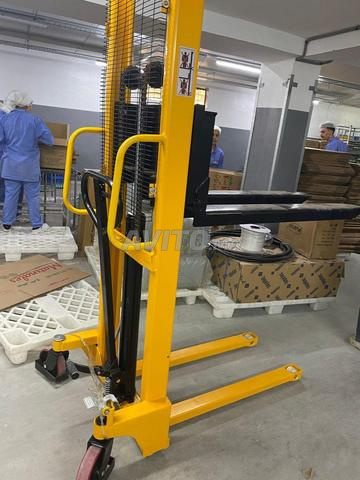 Gerbeur manuel 3m capacité 1.5T IFeI70 - 2