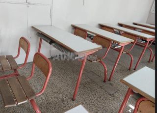 Tables et chaises d'écoliers