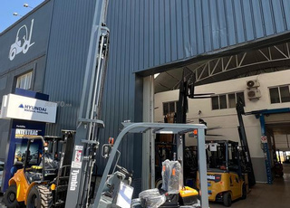 Chariot lithium1800 kg triplex /Batterie 80V/150Ah