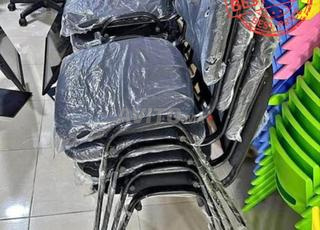 Chaise ISO en tissu ou simili cuir