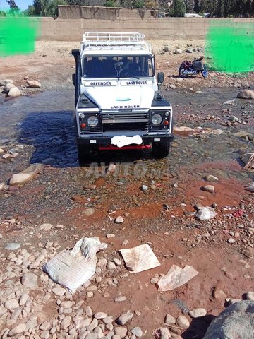 لاند روفر ديفيندر 