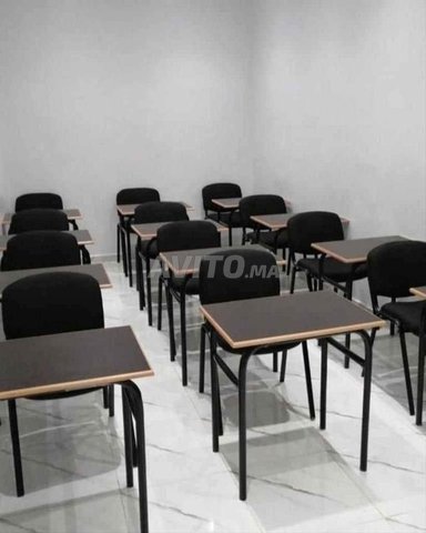Table scolaire avec structure métallique