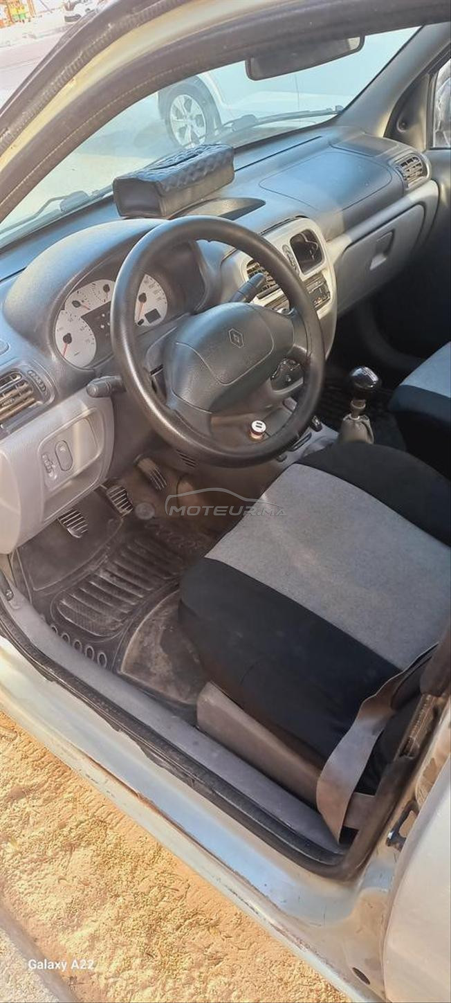 clio 2 classique 2001essence