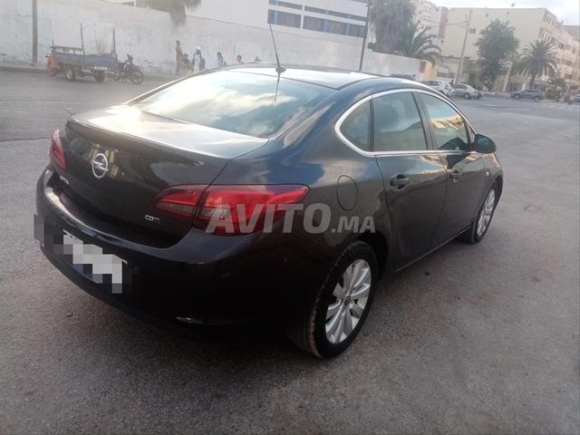 Opel Astra Diesel 2013 à Casablanca