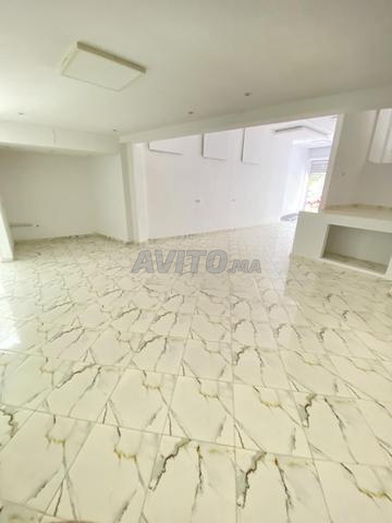 Magasin commercial sur grand avenue  - 2