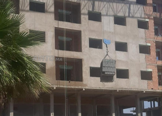 Magasin angle 30m2 dans une grande galerie Deroua