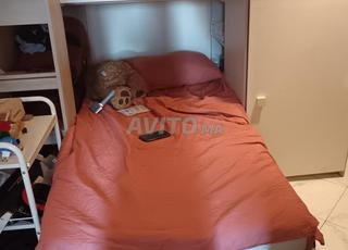 سرير للبيع