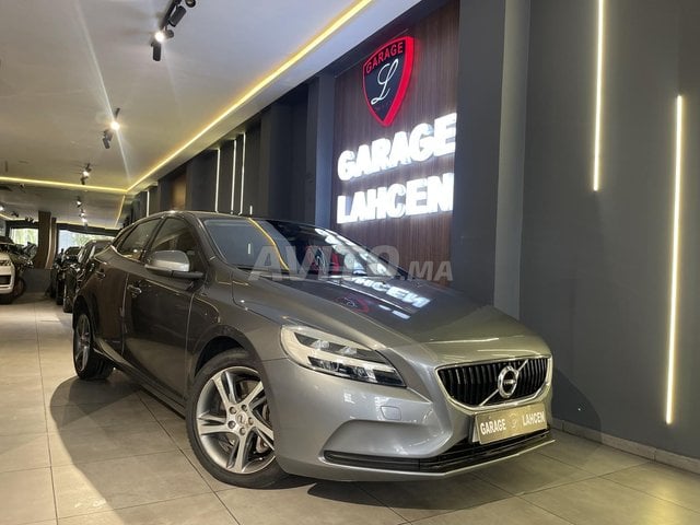 Volvo V40 Diesel Automatique 2019 à Casablanca