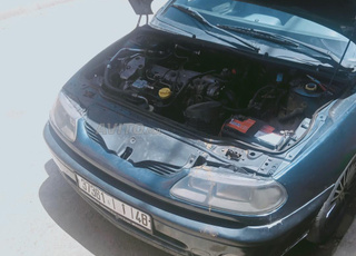 Renault Laguna Diesel Manuelle 2000 à Oujda