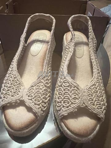 Sandales Chic Neuves pointure 39 - 2