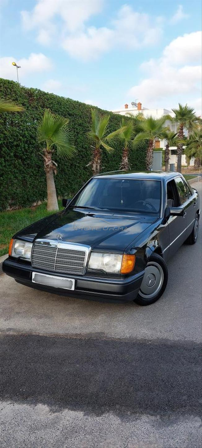 Mercedes-Benz 250 Diesel collection 1989 à Kénitra