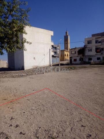 بقعة أرضية تجارية محفظة للبيع براس الماء - 2