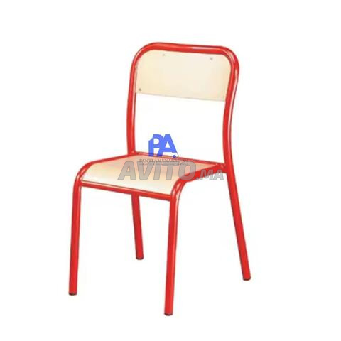 Chaise avec structure métallique