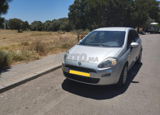 Fiat Punto Essence Manuelle 2015 à Tanger