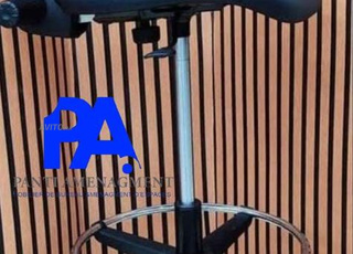 Tabouret piétement chromé a roulette\polyuréthane 