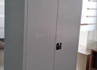Armoire haute métallique avec 2 portes battantes
