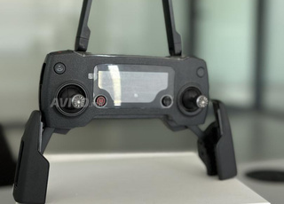 دي جي اي مافيك برو - جهاز تحكم عن بعد للطائرة بدون طيار