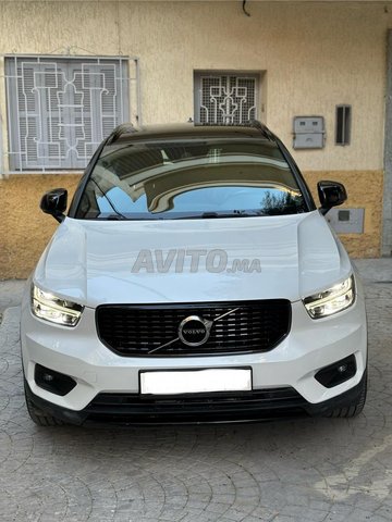 VOLVO XC 40 R-design