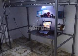 Lit Mezzanine Gris métallique, état comme neuf.