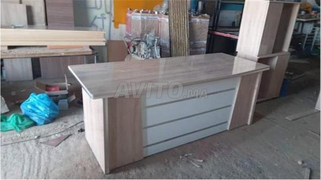 des bureaux avec caisson et retour Offre Spéciale