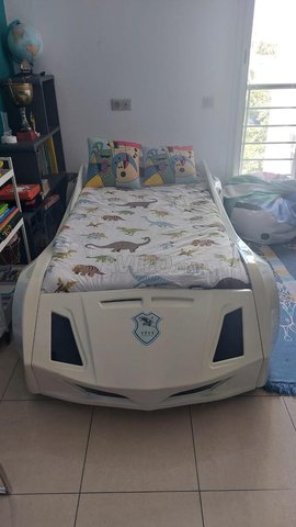 Lit enfant voiture