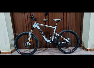 دراجة جبلية giant tance x4