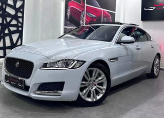 1ÈRE MAIN JAGUAR XF PRESTIGE (entretien maison)