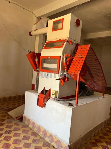 مطحنة و عجانة الخبز