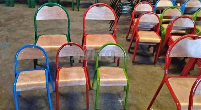 chaise semi métallique avec dossier ronde 