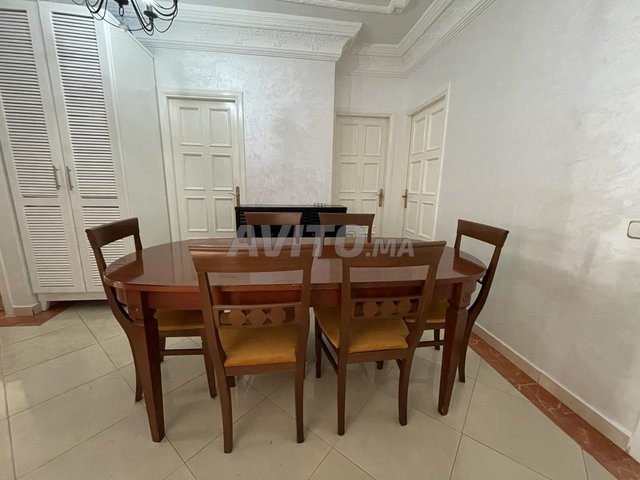 Table à manger en bois massif avec 6 chaises