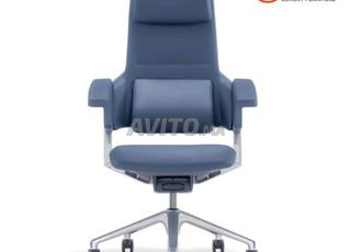 Des chaises en simili cuir en promotion