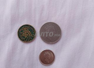 نقود وعمل نقدية قديمة