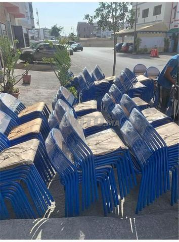 des chaises formation local et importation  