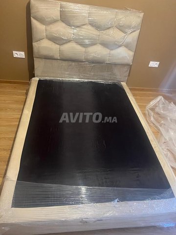 À vendre lit coffre neuf 