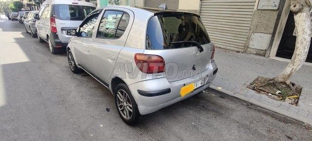 Toyota Yaris essence 