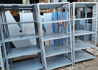 Rayonnage métallique