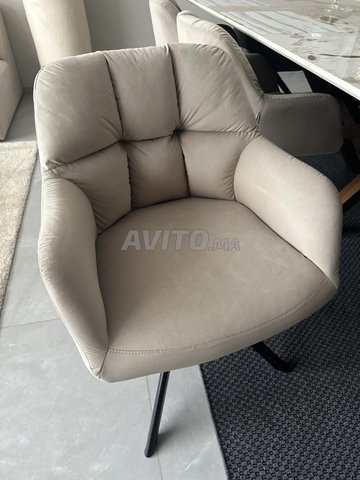 8 chaises velours salle à manger