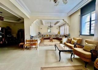 شقة واسعة للبيع في فال فلوري