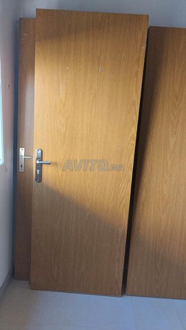 7 portes d'intérieur et 6 portes de placards 