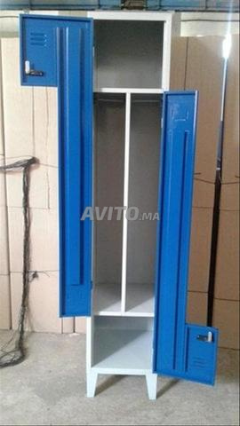 Vestiaire métallique avec casiers