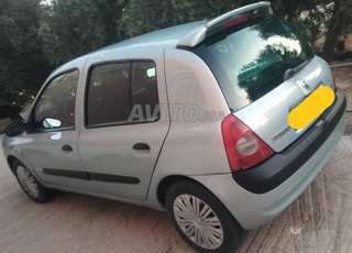 Renault Clio Diesel Manuelle 2004 à Oued Amlil