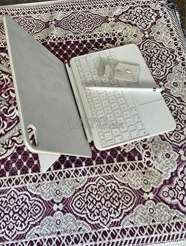 Magic Keyboard Folio iPad 10th et 11th