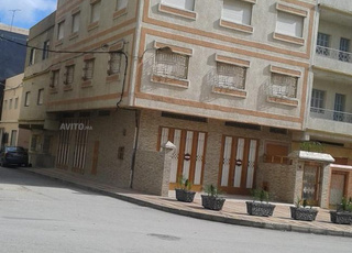 دار حرة للبيع 