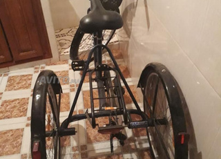 دراجة بثلاث عجلات